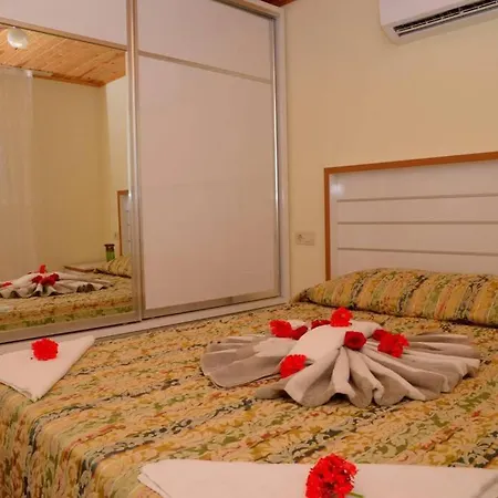 Uzumlu'de Ki Manzarali Reyhan Apart Kaş