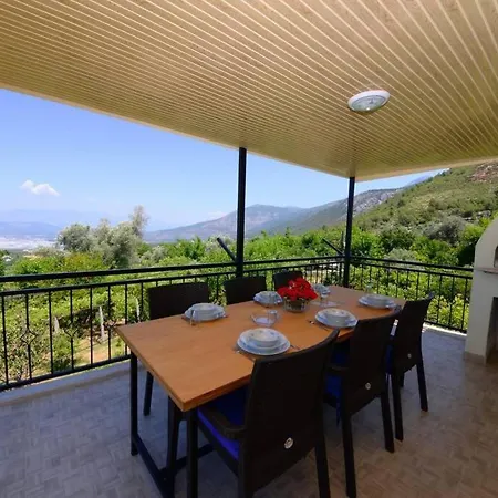 Uzumlu'de Ki Manzarali Reyhan Apart Apartman *